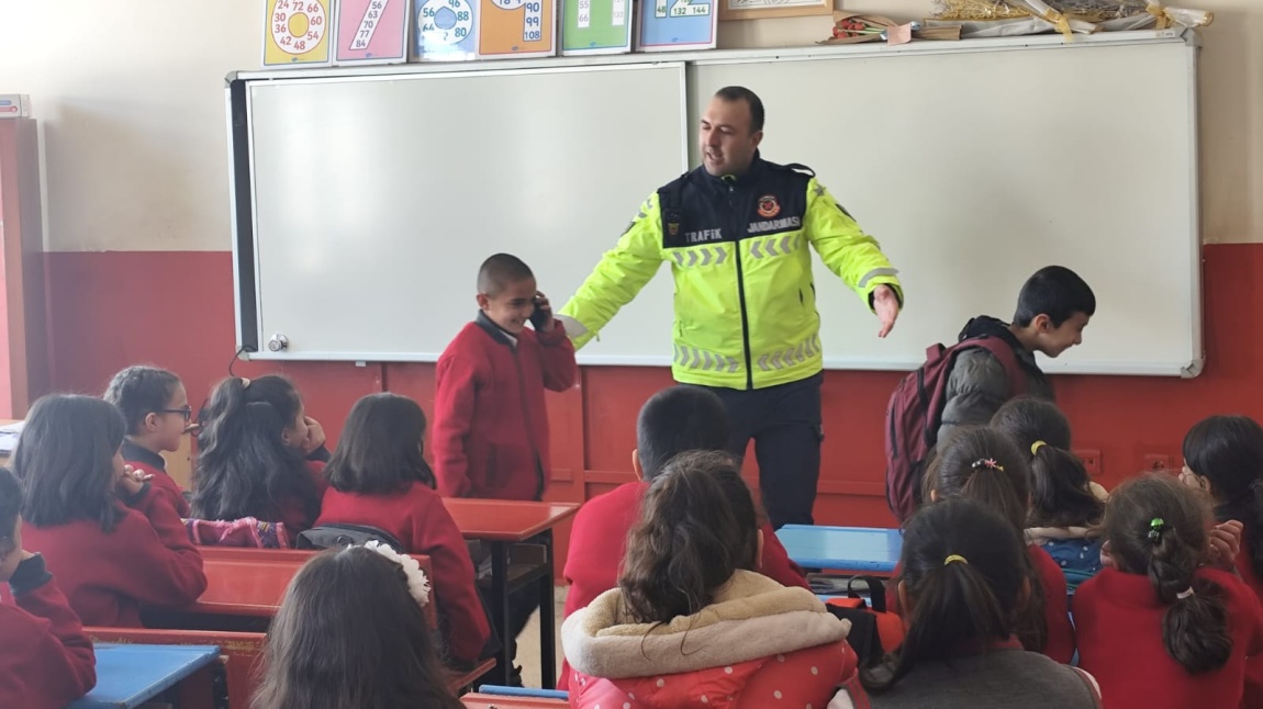 Çocuklara Trafik Eğitimi Verildi